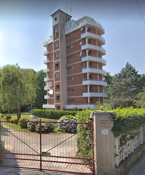 Lake Maggiore 2 Minutes Apartment Dormelletto Bagian luar foto
