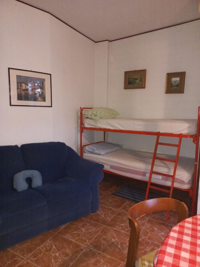 Lake Maggiore 2 Minutes Apartment Dormelletto Bagian luar foto