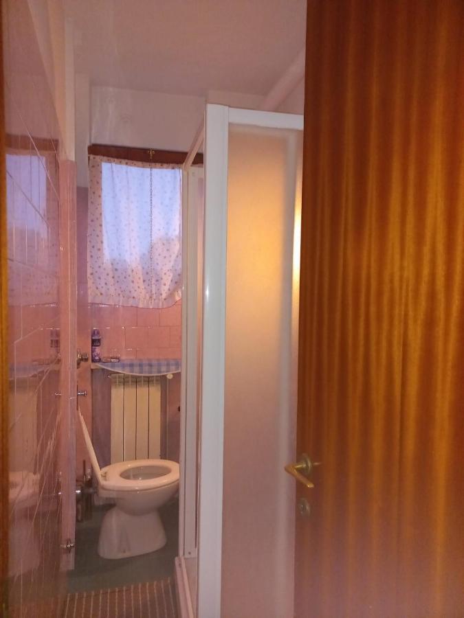 Lake Maggiore 2 Minutes Apartment Dormelletto Bagian luar foto