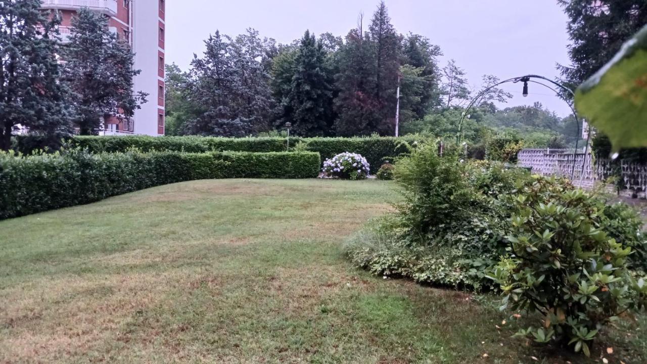 Lake Maggiore 2 Minutes Apartment Dormelletto Bagian luar foto